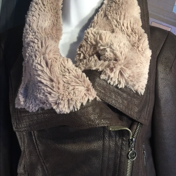 Jennifer Lopez Jackets & Blazers - Jennifer Lopez faux fur jacket